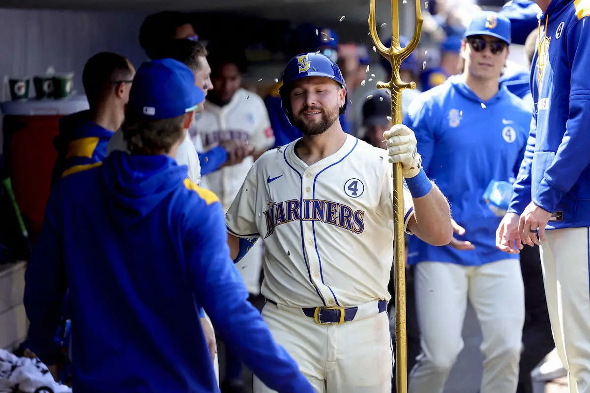 【画像・写真】マリナーズ・ローリーが3戦連発23号！大谷抜いてメジャー単独トップ　チームは2戦連続サヨナラ勝利