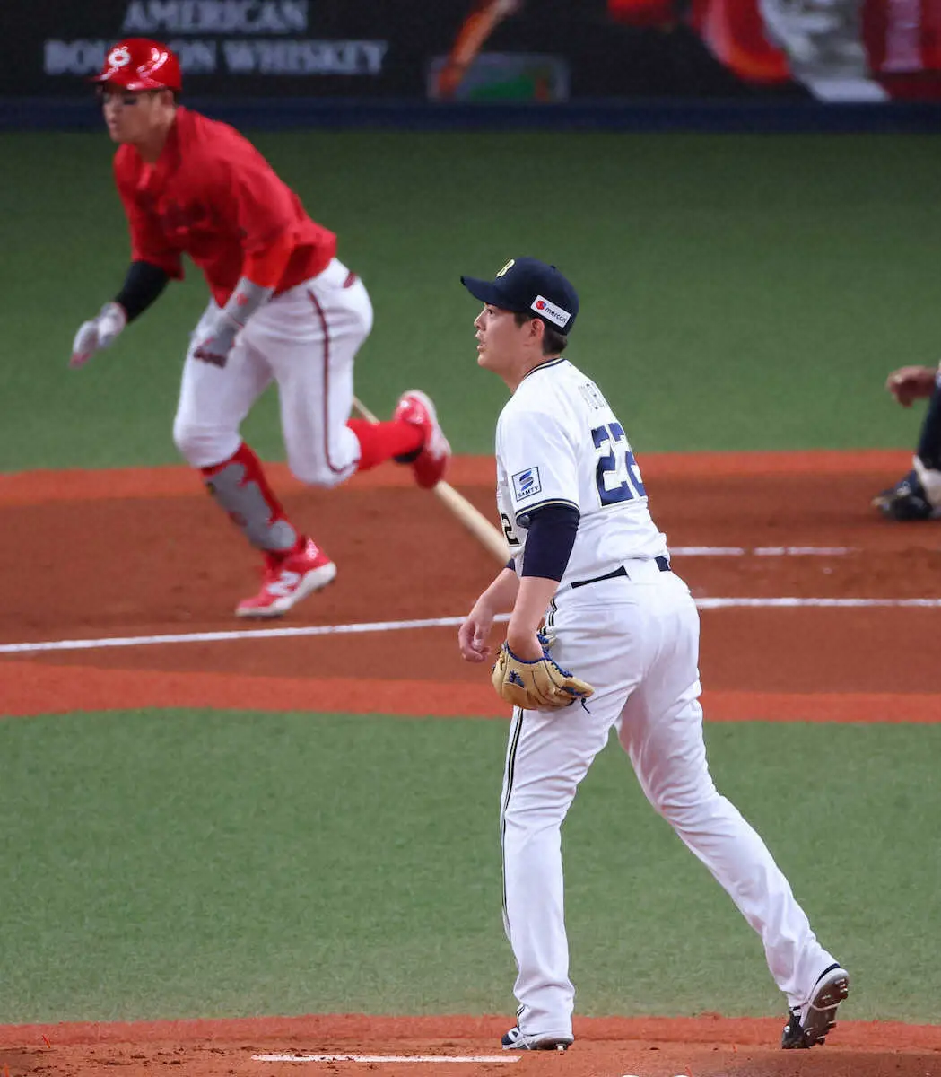 【画像・写真】＜オ・広（1）＞　初回無死二塁、九里は広島・小園に先制の適時二塁打を浴びる　（撮影・後藤　大輝）