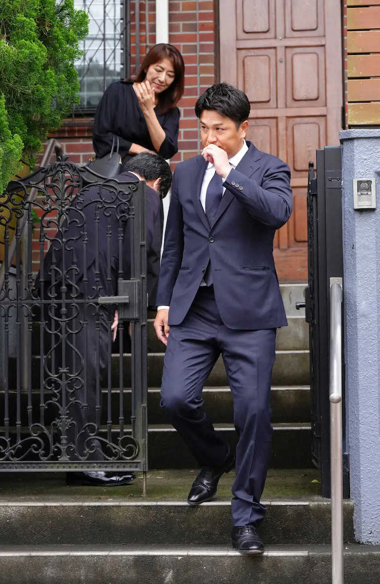 【画像・写真】高橋由伸氏　長嶋さん自宅を弔問「今にも笑い出しそうな表情だった」