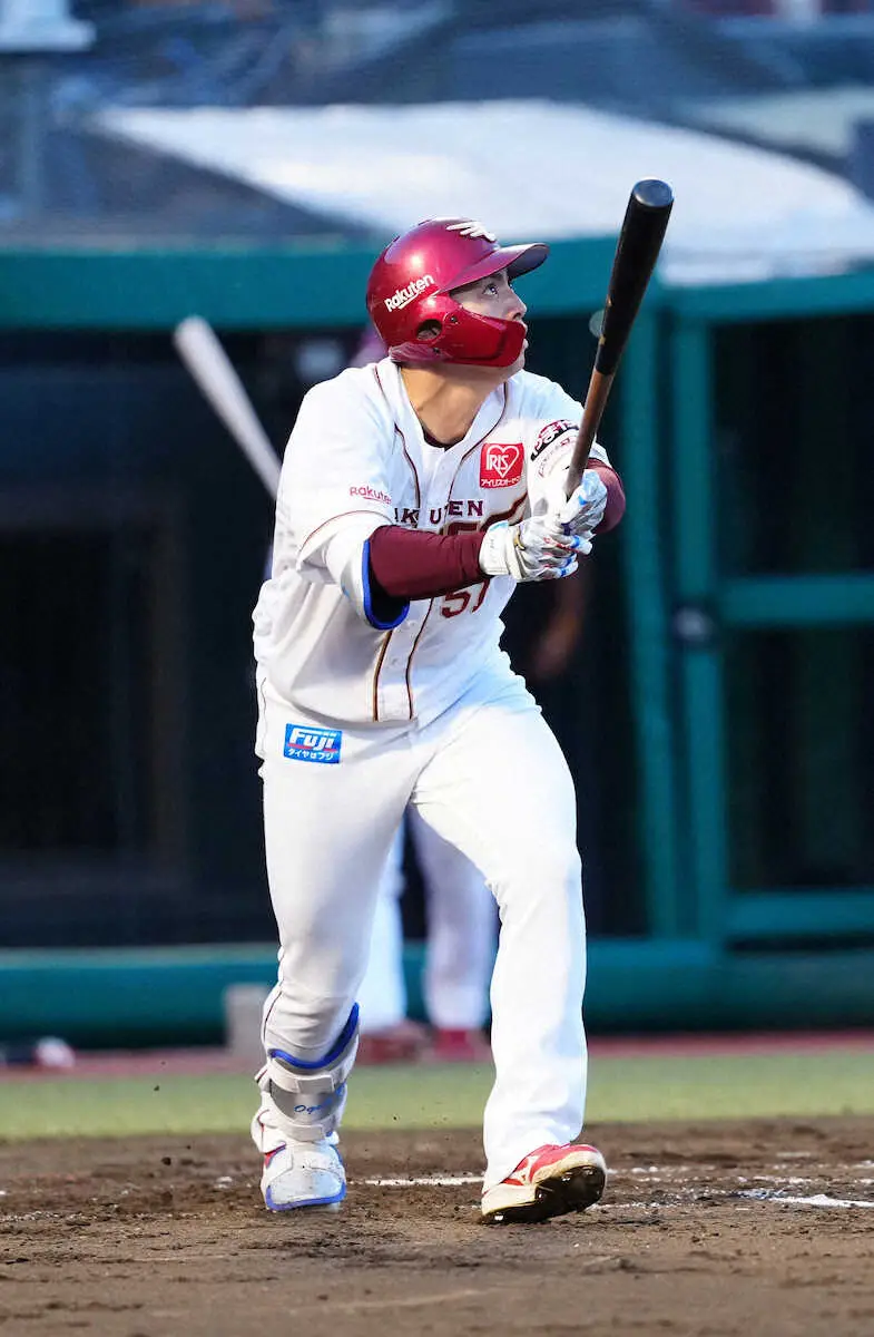 【画像・写真】楽天・小郷　“交流戦男”が今季1号「ホッとしました」 昨季逆転弾&劇打で初V貢献