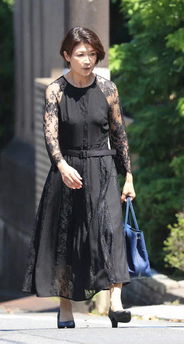 【画像・写真】元NHK・青山祐子アナ　長嶋さん宅弔問で涙「本当に感謝しかないです」