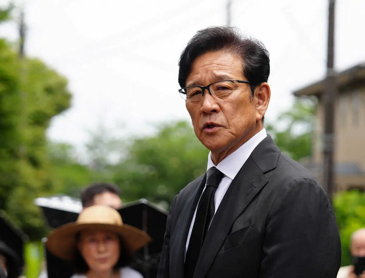【画像・写真】栗山英樹氏が弔問　長嶋さんに「どうしてもお礼言いたかった」