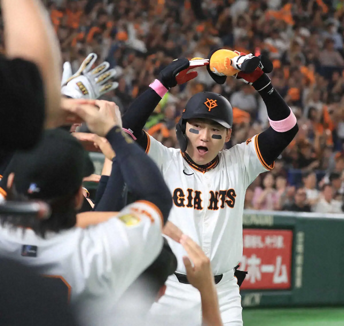 【画像・写真】丸佳浩が巨人で766安打　球団FA加入選手単独最多に　代打で増田陸に続いて2者連続アーチ