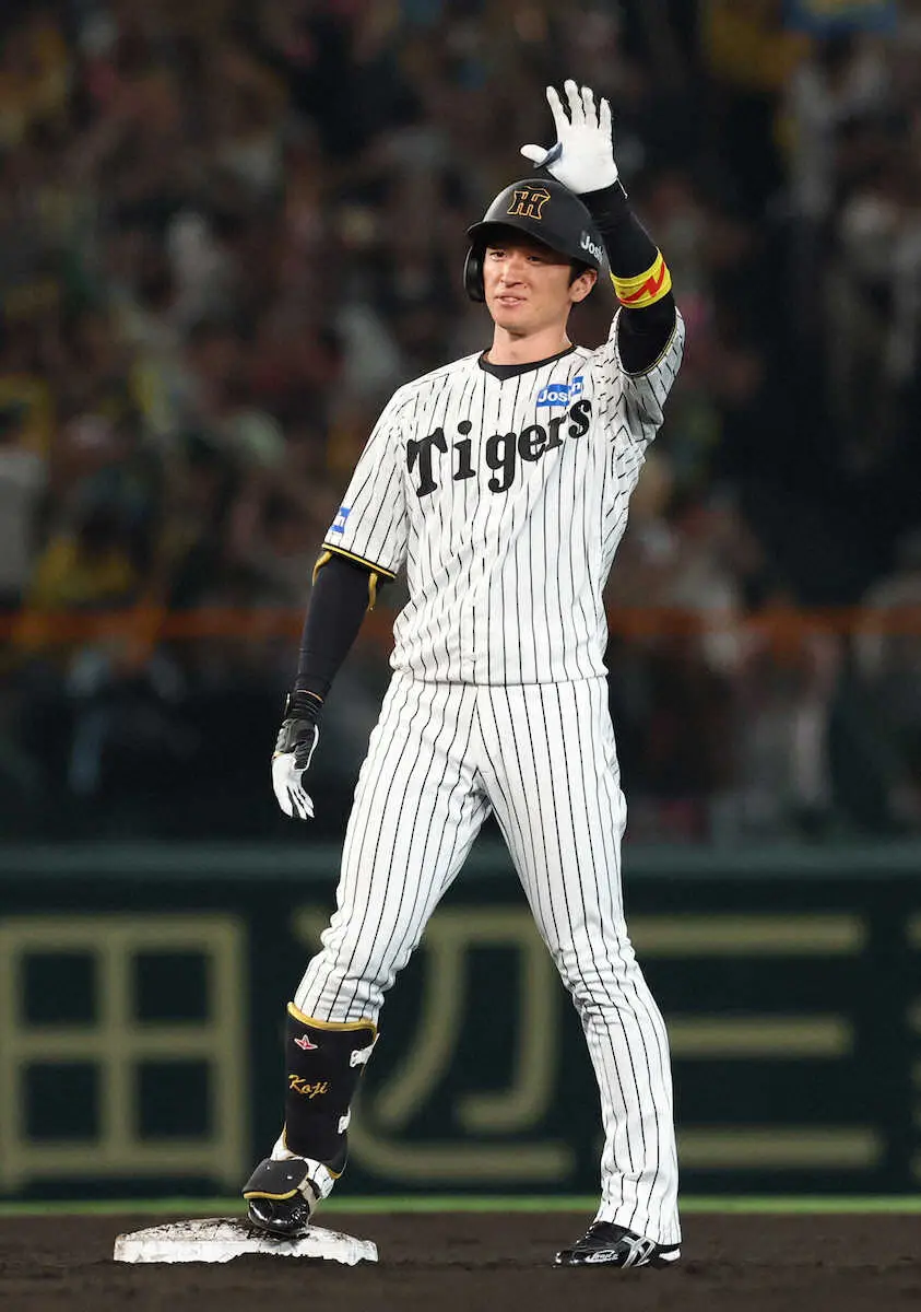 【画像・写真】阪神・近本　祝！球団最速の通算1000安打、7回に適時二塁打で決めた