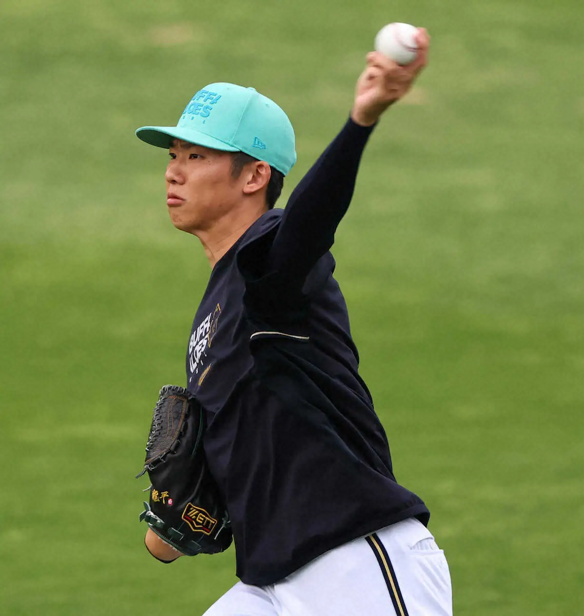 【画像・写真】＜神・オ＞キャッチボールする曽谷（撮影・後藤　大輝）