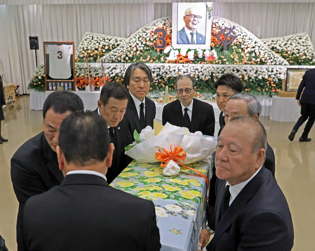 【画像・写真】長嶋茂雄さん告別式　王貞治氏が弔辞に自らの寝坊秘話入れた理由「実際は人間味の多い素晴らしい人」