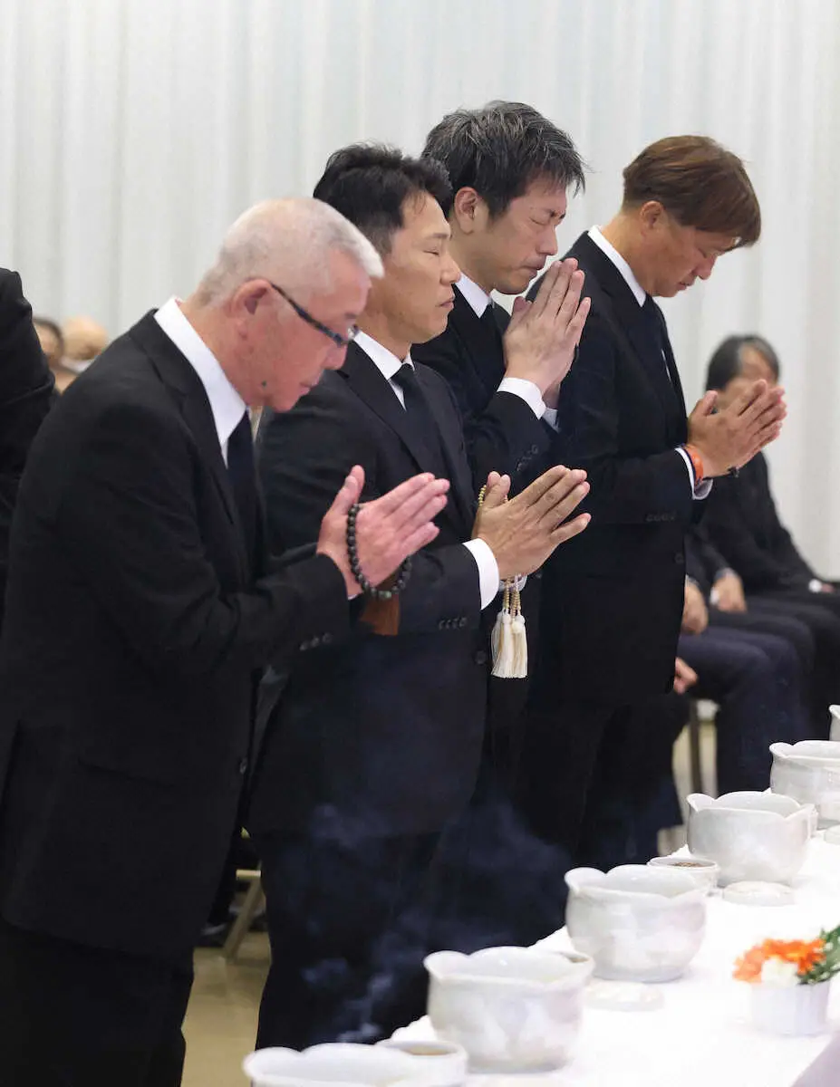 【画像・写真】侍・井端弘和監督　長嶋さん通夜参列「世界一を獲るということを僕なりに誓ってきました。勇気を…」