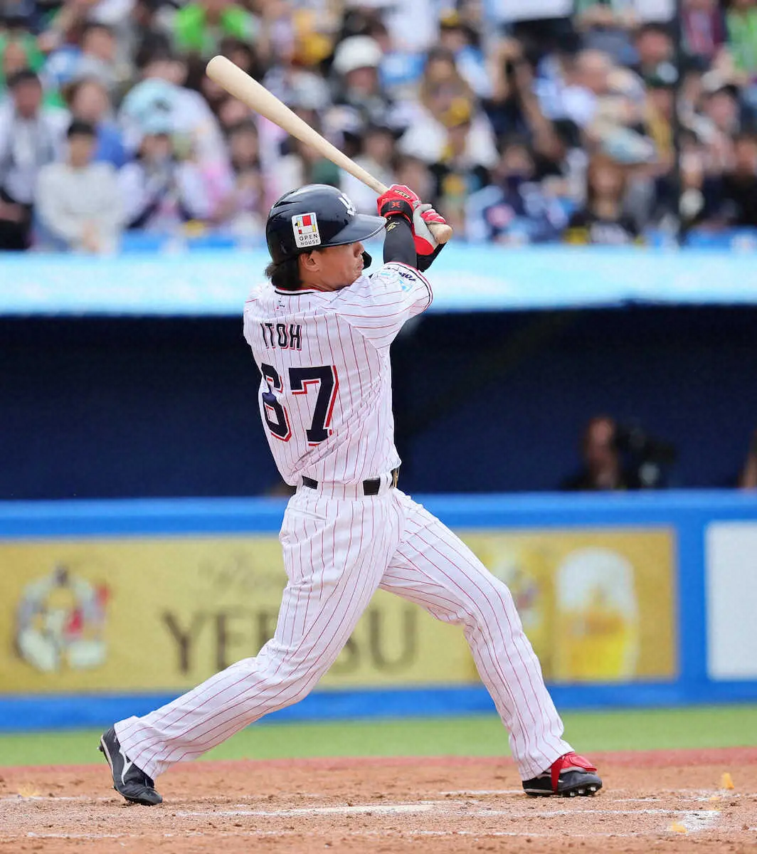 【画像・写真】ヤクルト・伊藤が2試合連続本塁打　プロ初アーチから4戦3発
