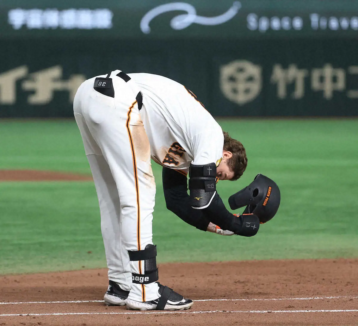 【画像・写真】巨人キャベッジ途中交代　4番→6番で4戦15打席無安打　適時打性の打球を辰己に阻止される