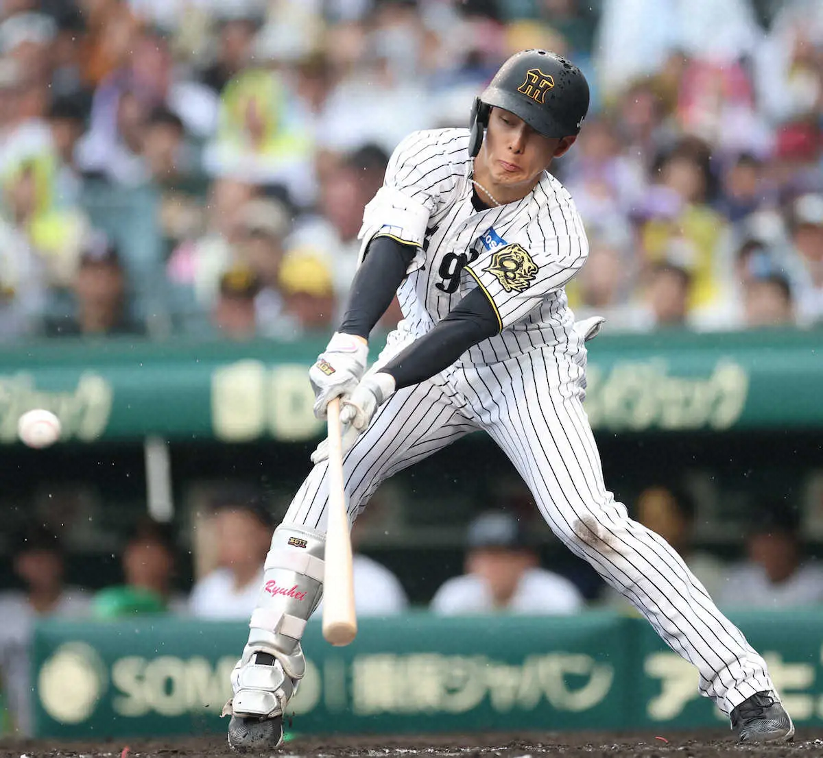 【画像・写真】＜神・オ（3）＞3回、小幡は左前打を放つ（撮影・北條　貴史）