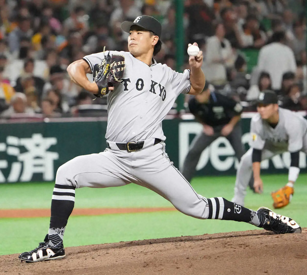 【画像・写真】巨人・山田龍聖　待望デビューはまさかの2回1死満塁も見事な火消し　今宮を併殺打に仕留める