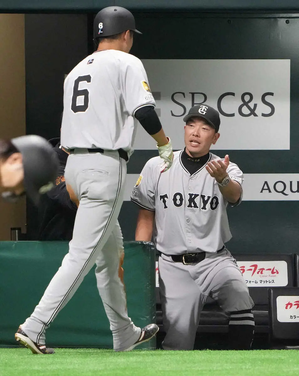 【画像・写真】巨人キャベッジ　5試合19打席ぶり安打を放って交代　有原には3の0も、松本裕から左前へ