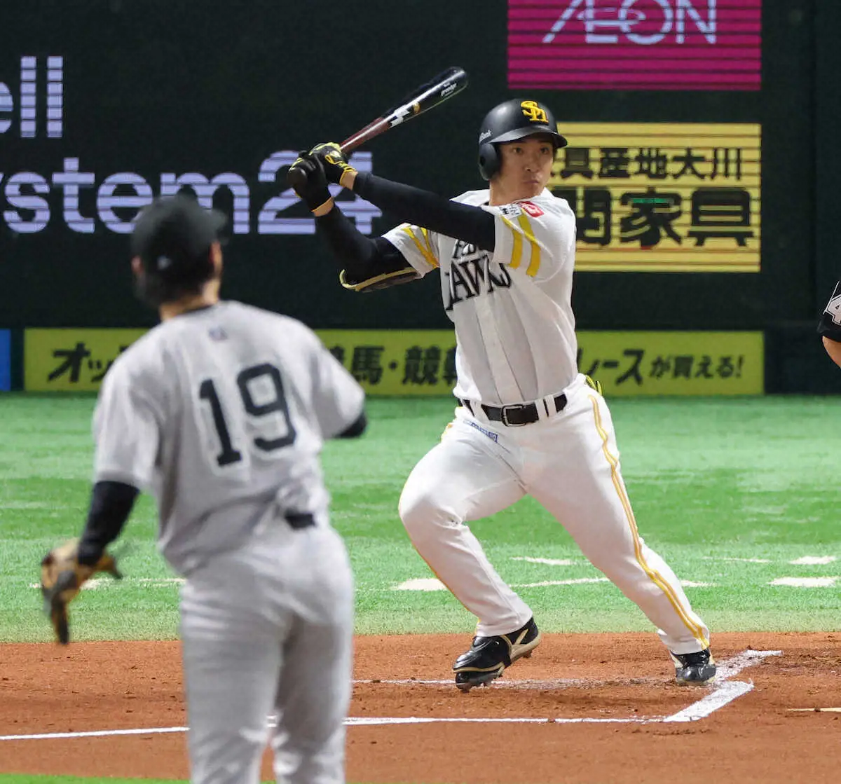 【画像・写真】ソフトバンク　リーグ首位打者の柳町達10試合連続安打　初回巨人・山崎から二塁打　打率は・357