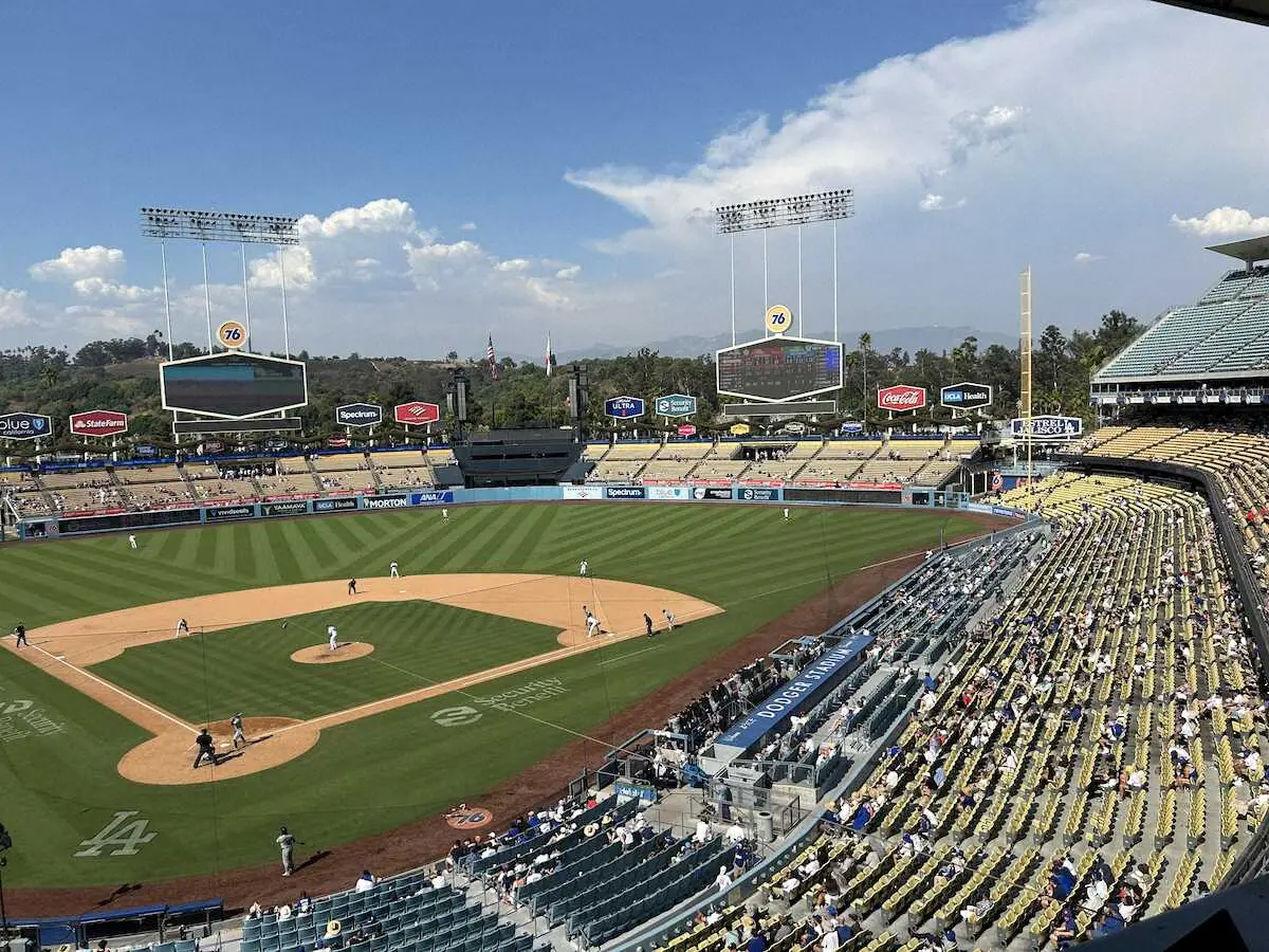 【画像・写真】ロス市内夜間外出禁止令の間も無料シャトルバス「ドジャースタジアム・エクスプレス」は通常どおり運行