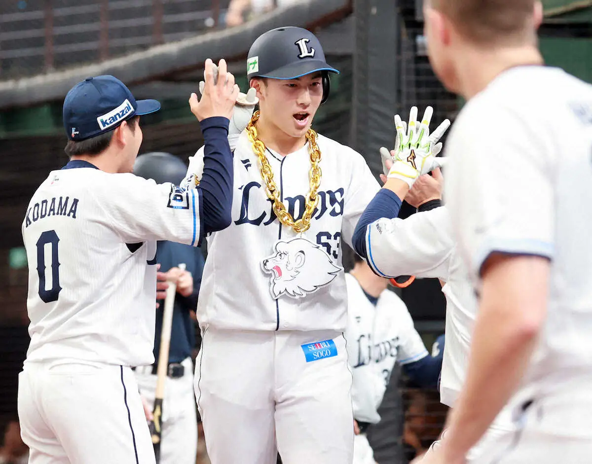 【画像・写真】西武・長谷川信哉　待望の交流戦チーム1号！「積極的に振りにいきました」