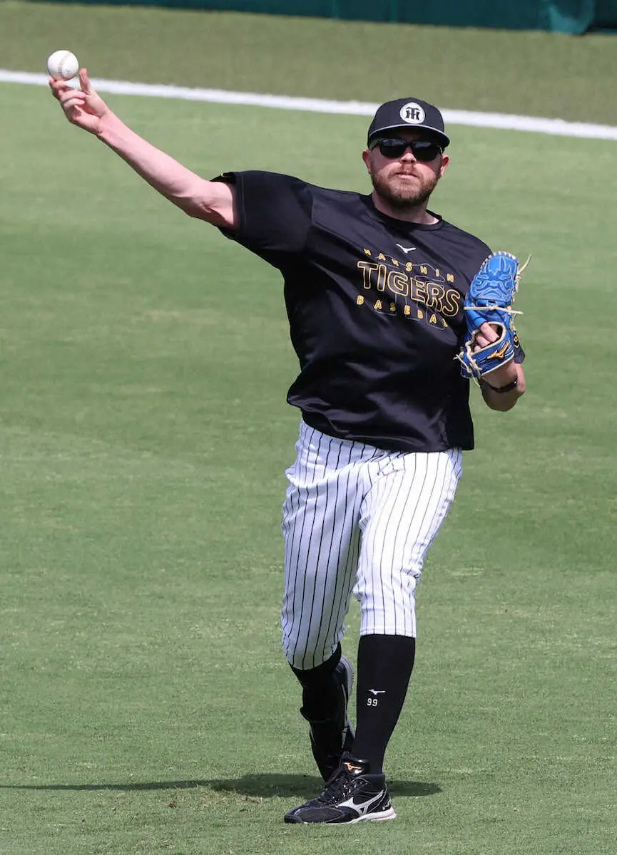 【画像・写真】阪神・助っ人トリオが父に感謝の言葉　ネルソン「プロでは車で18時間以内なら運転して駆けつけてくれた」