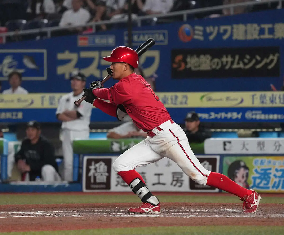 【画像・写真】広島・矢野雅哉　チーム救うスーパープレー！素手キャッチ＆大遠投で遊ゴロに仕留める