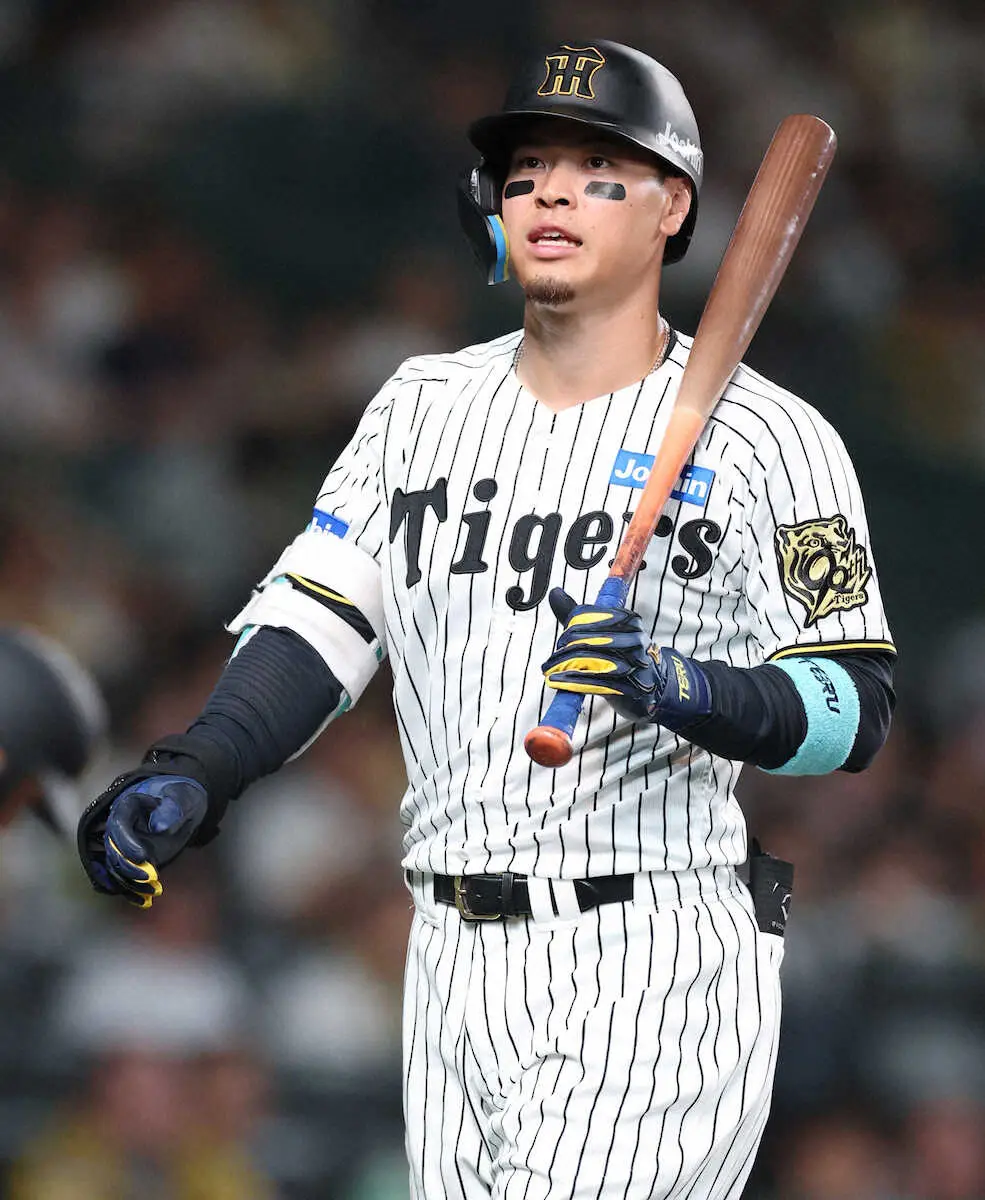 【画像・写真】阪神　岡田顧問「オレはそんなに連敗したことないから…」佐藤輝に「もっと悪くなる」危惧