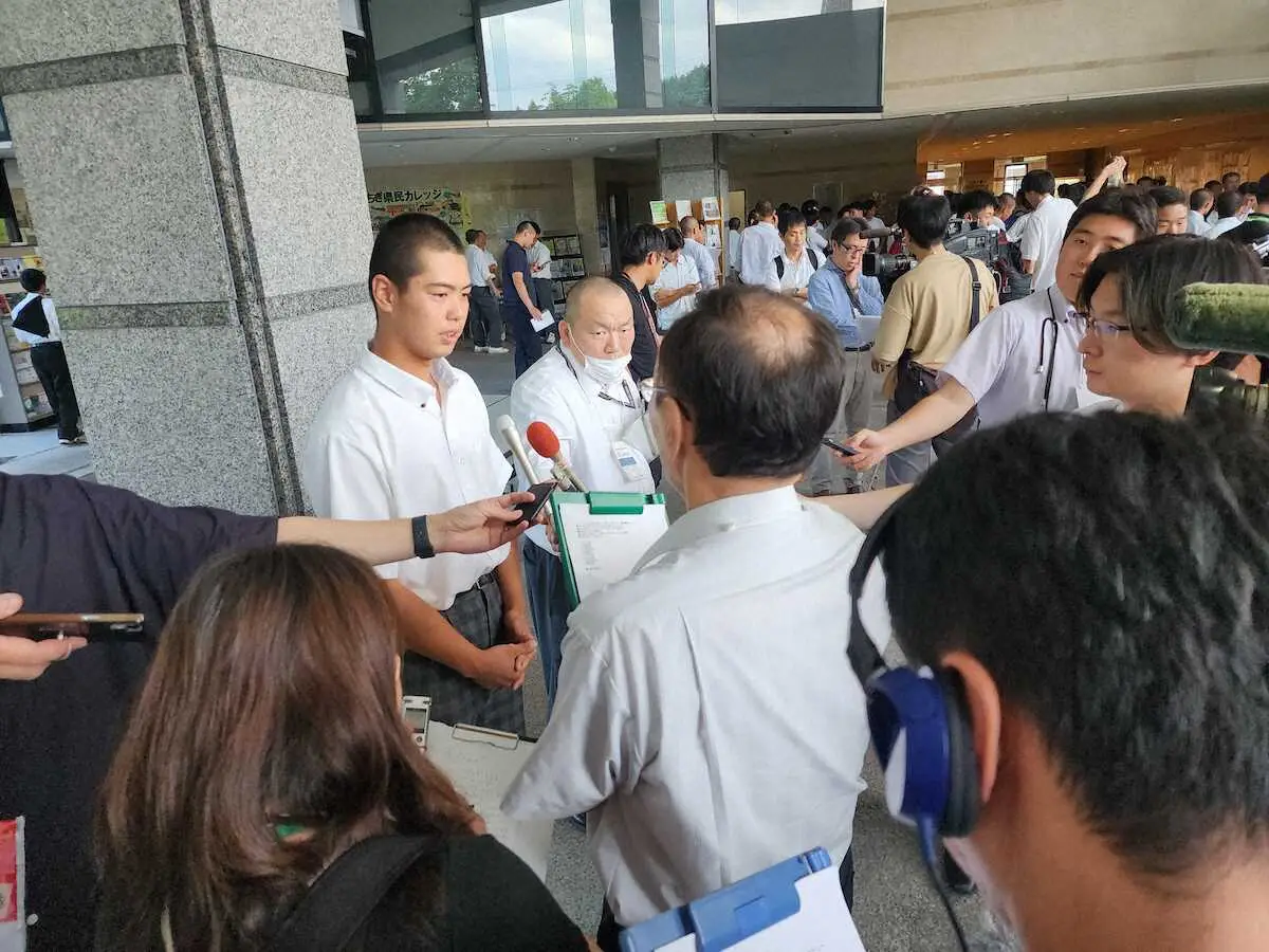 【画像・写真】作新学院が名将を欠く異例の夏へ…主将「ダメージある」「自分がまとめる」　小針監督が問題指導