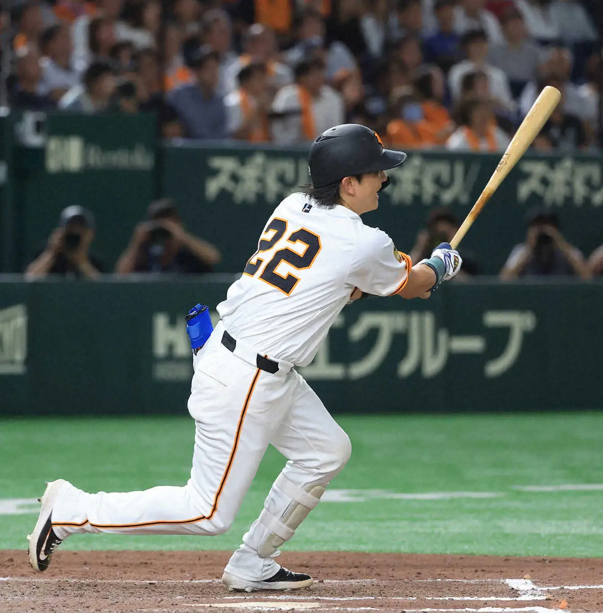 【画像・写真】巨人・小林誠司が勝ち越し打　今季初安打にガッツポーズ　今季初先発で攻守に躍動