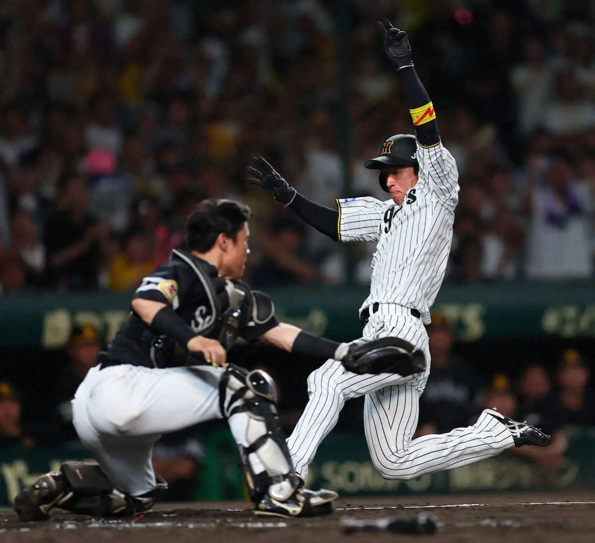 【画像・写真】阪神　藤川監督が強気采配　無死一塁で強攻から、大山が同点中前打