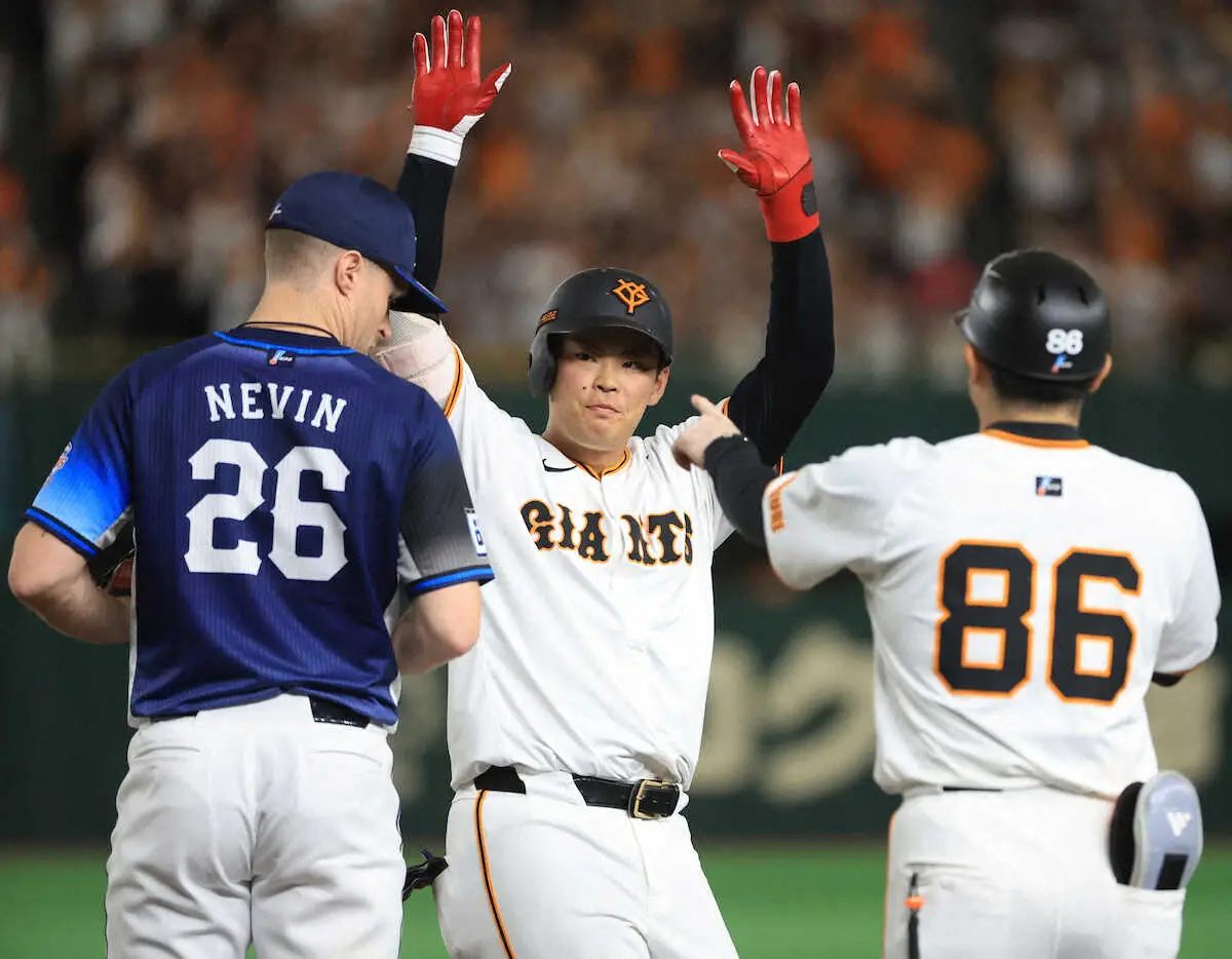 【画像・写真】巨人・阿部監督　ヤングG躍動での1勝を喜ぶ　新人・荒巻が3ボールからフルスイングした勇気も称える