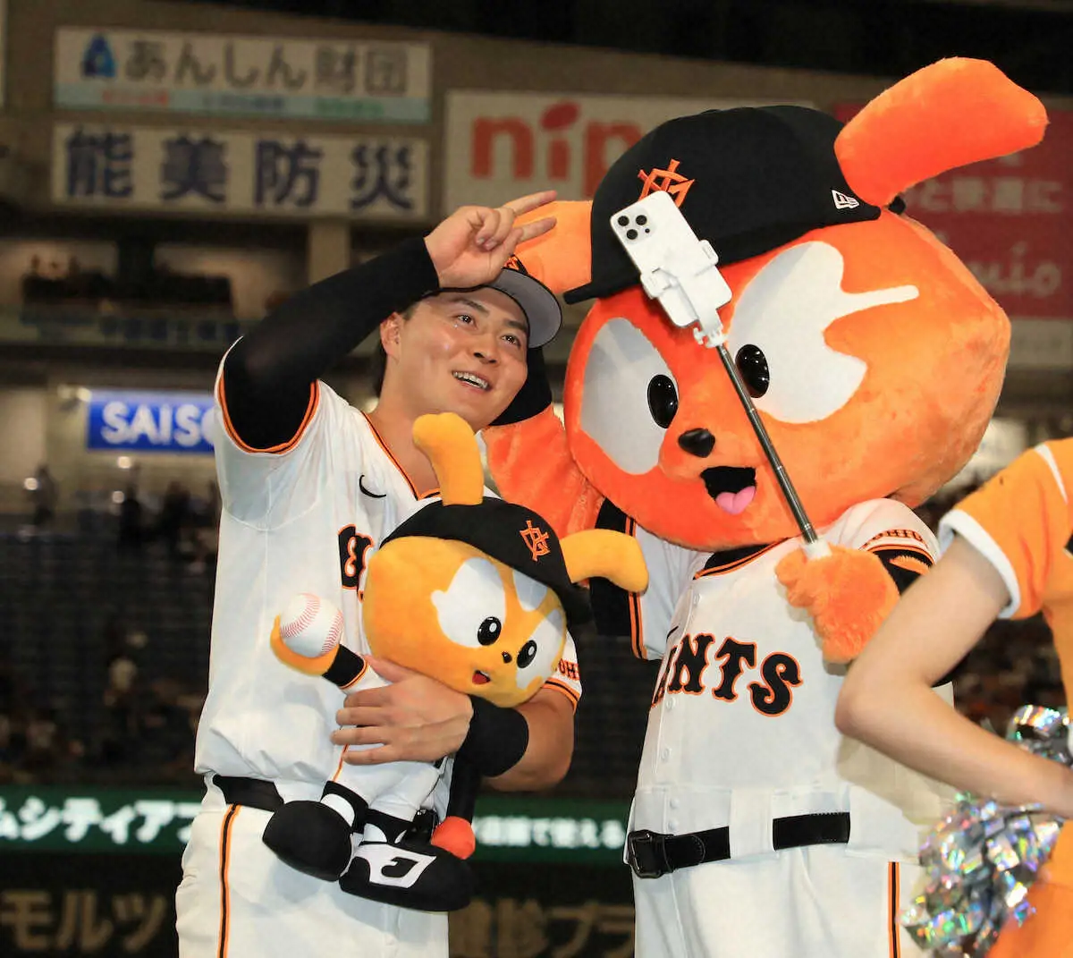 【画像・写真】巨人・岡田悠希が反撃の口火　2年ぶり二塁打が起死回生の同点打　お立ち台ではG党に「初めまして！」