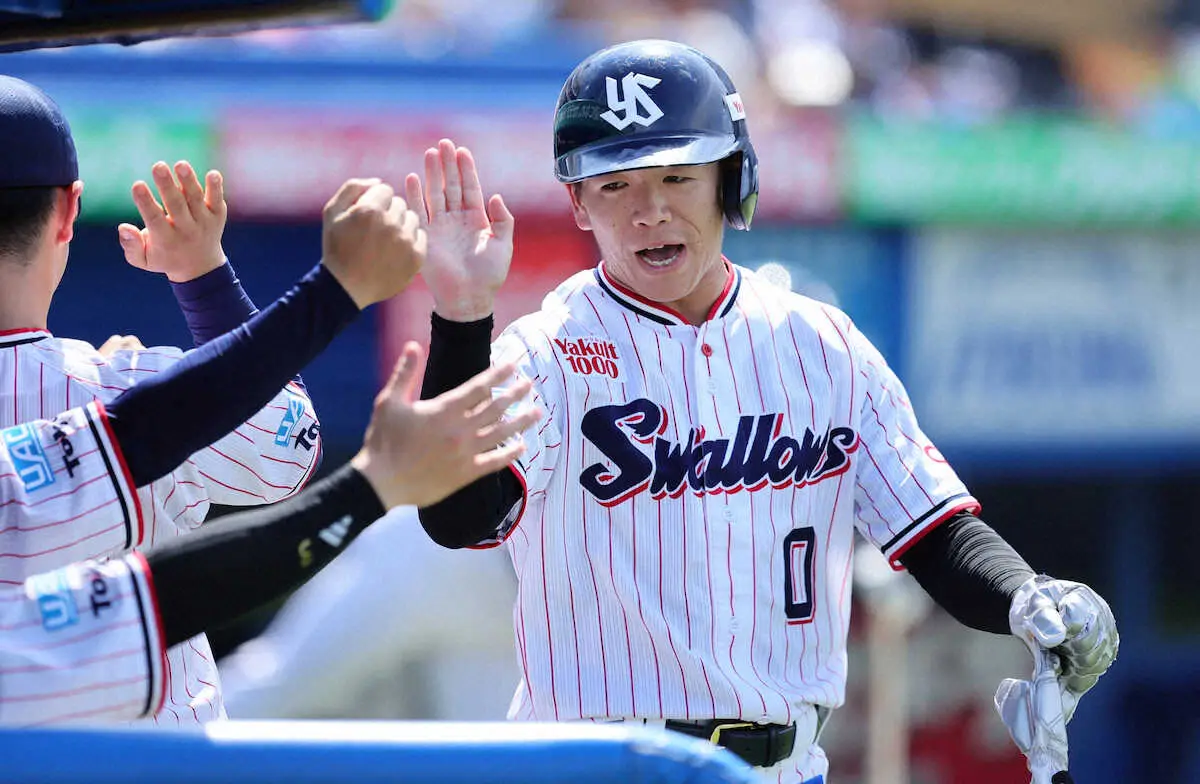 【画像・写真】ヤクルトの1番・並木　難敵・宮城から3安打　初回初球を左前打、4点先取の口火「積極的に」