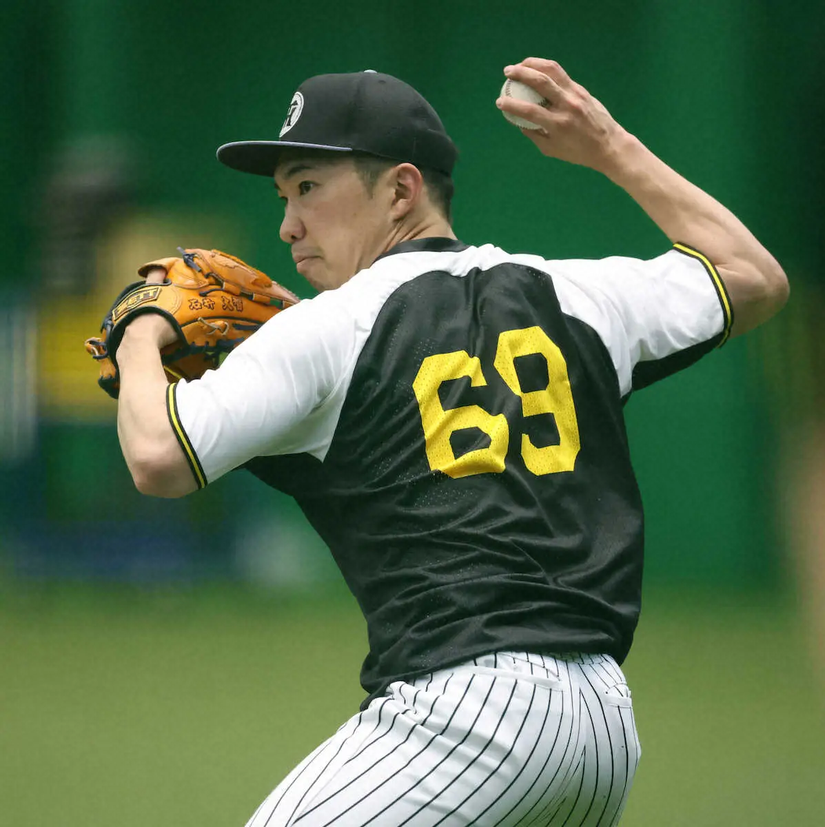 【画像・写真】阪神・石井がキャッチボール再開　SGL尼崎での残留練習に参加
