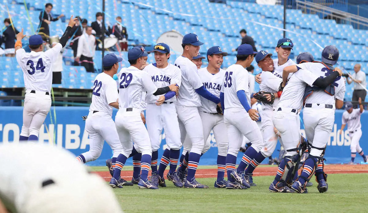 【画像・写真】駒大3季ぶり1部復帰　キヨシ先輩の前で決めた！17安打11得点猛攻　「徹底」掲げチーム再建