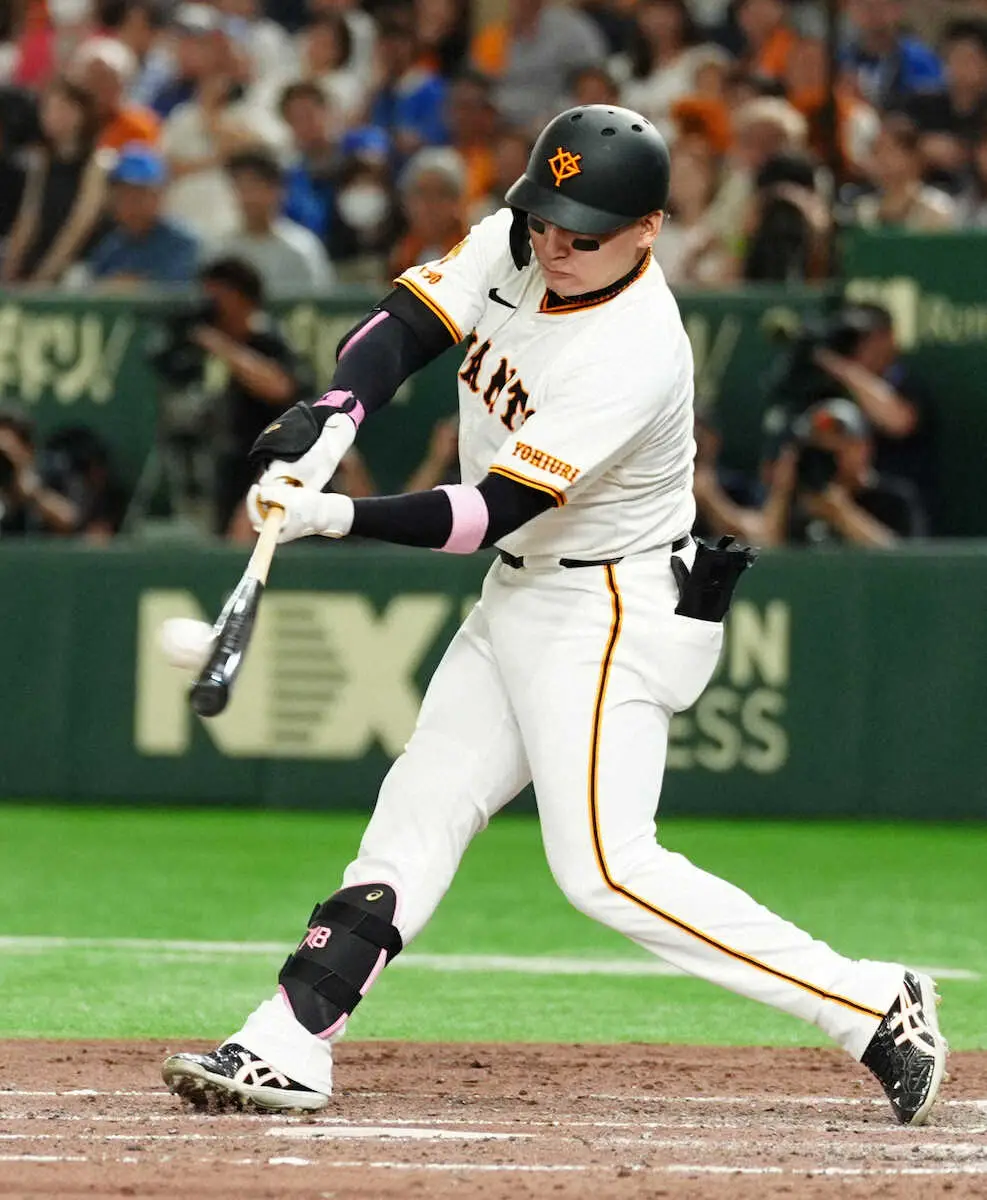 【画像・写真】巨人・丸佳浩が先制の2点二塁打！バウアーから右中間へ「食らいつく気持ちで」満面笑み＆ガッツポーズ！