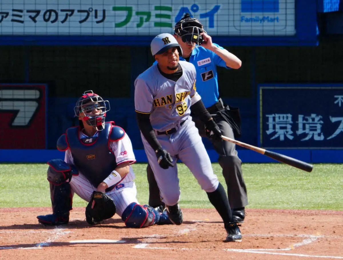 【画像・写真】阪神　試合退いたヘルナンデスは家族の体調不良で病院に同行　藤川監督「本人に伝えて病院へ」