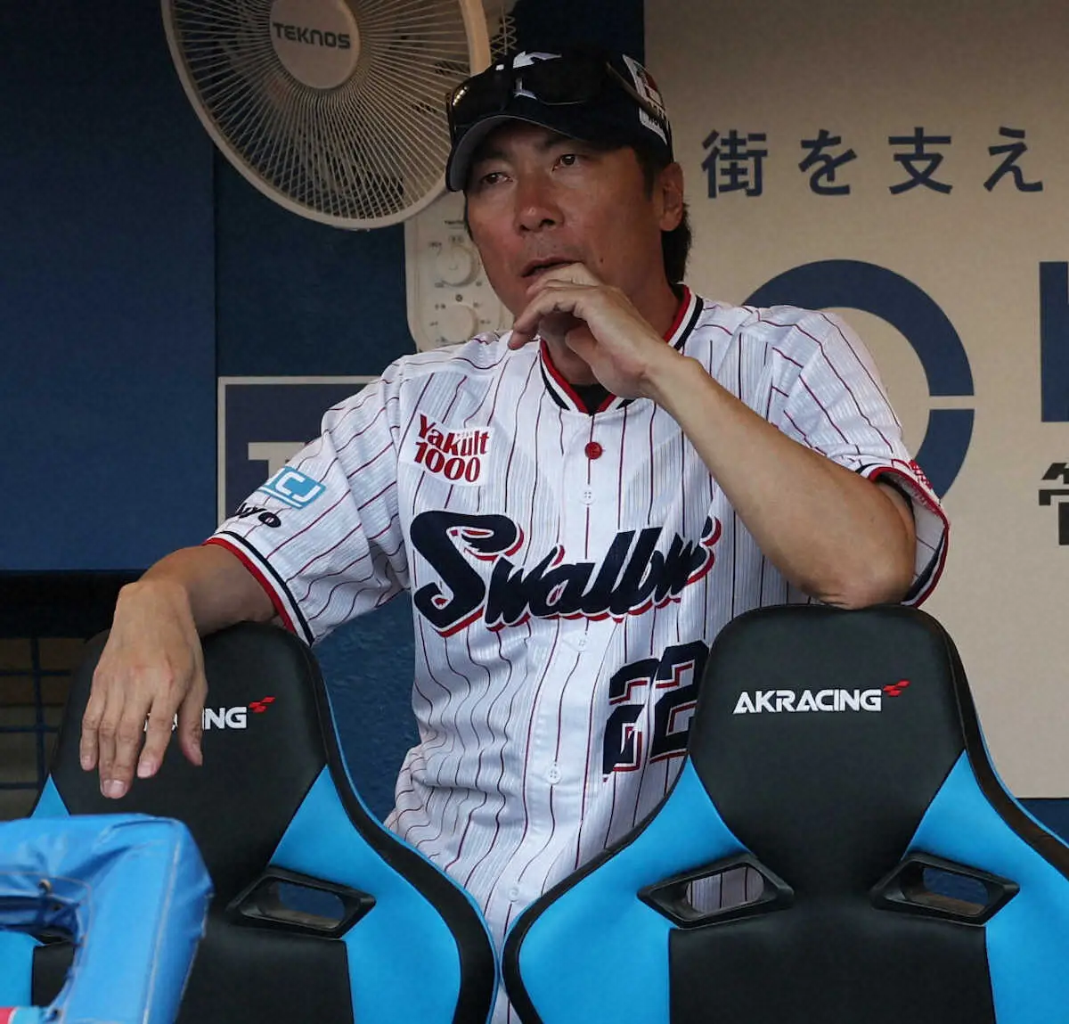 【画像・写真】高津監督　田口の離脱を「こちらの責任かなと」　救援左腕がルーキーの荘司宏太だけに