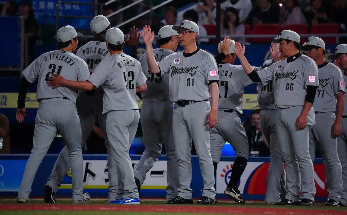 【画像・写真】ロッテ・吉井理人監督　攻守に輝く19歳・寺地隆成の存在は？「もうチームの中心選手です」