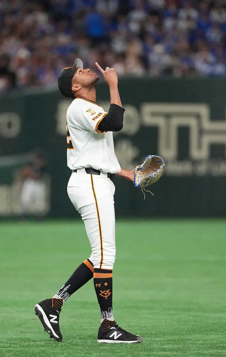 【画像・写真】巨人マルティネス「田島さんはいいチームメートとして覚えている」　セ界タイの開幕31試合連続無失点