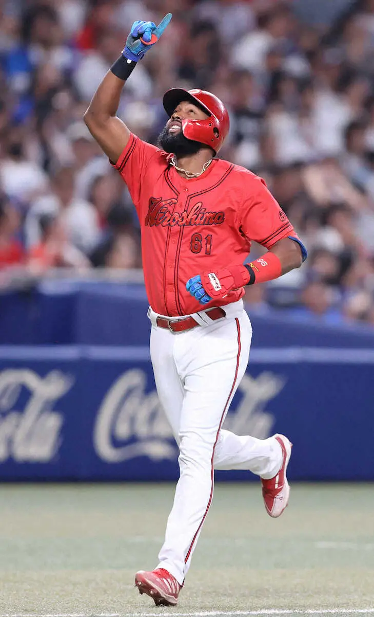 【画像・写真】広島　ファビアン「感触はめちゃくちゃ良かった」来日初の4番起用に応える決勝弾