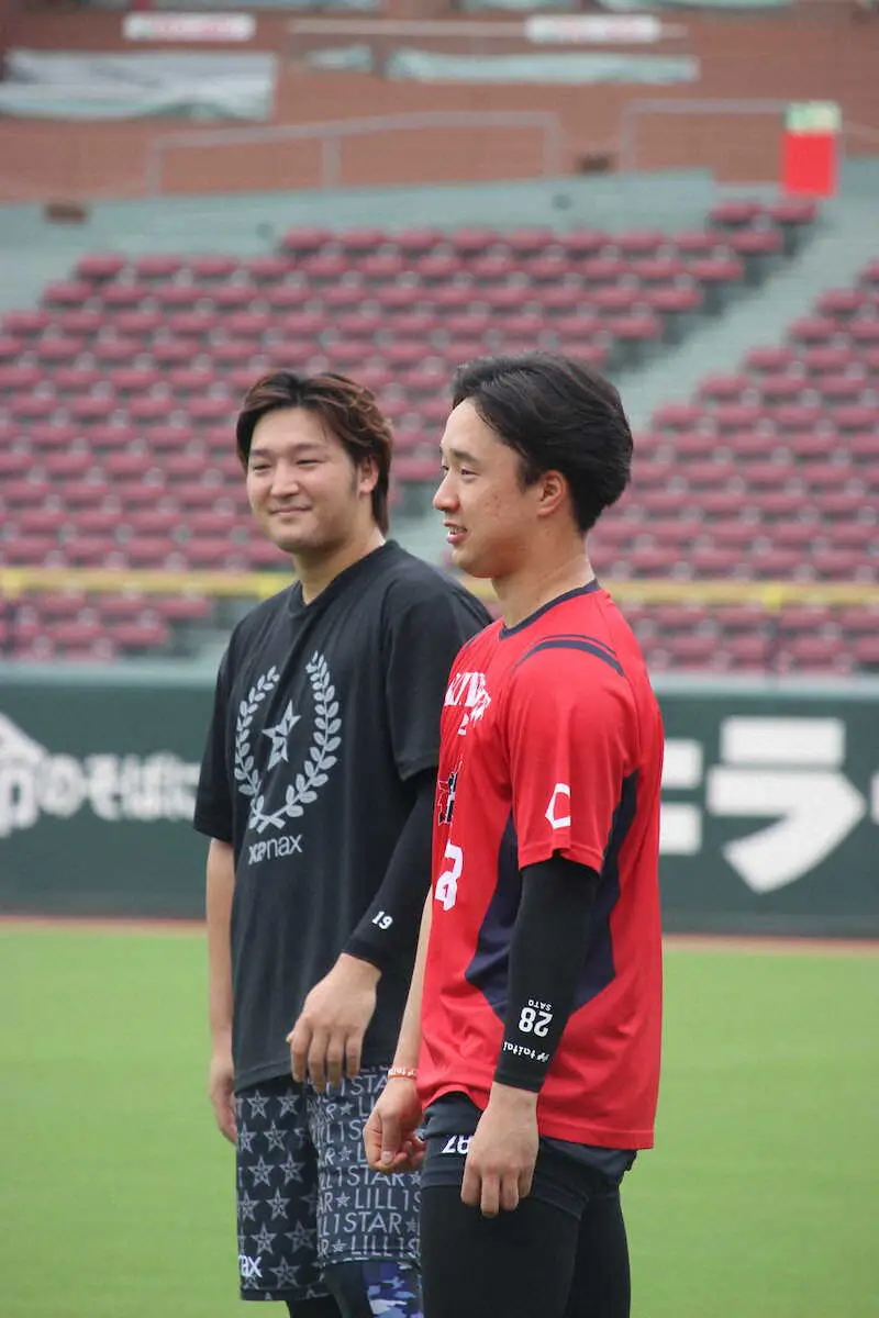【画像・写真】広島ルーキー・佐藤柳（右）と床田