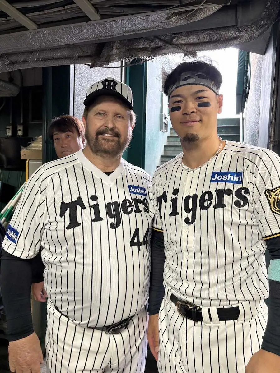 【画像・写真】バースさん提供、サトテルとの初公開ツーショット、キングへのバトン託す