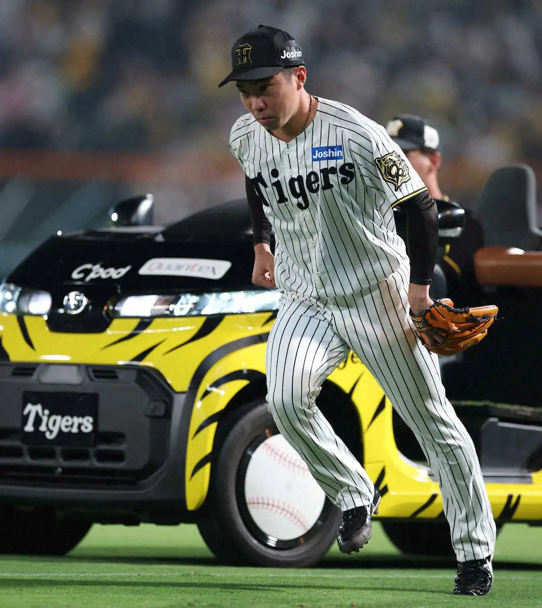 【画像・写真】阪神・石井　虎党からの大声援に感謝「甲子園で投げるのは最高だな」　1軍復帰登板で1回無失点