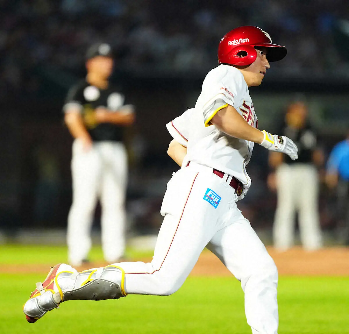 【画像・写真】楽天　小深田が今季初アーチ　8回にだめ押しの1号2ラン　会心の一発に「しっかり打てた」