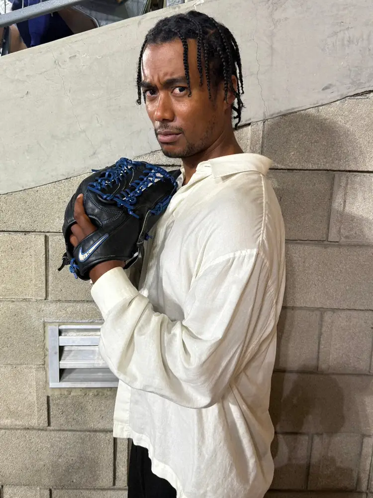 【画像・写真】「いつか捕りたい」大谷翔平30号惜しくもゲットならず…現地観戦のロビー森本は東出昌大と同期のモデル