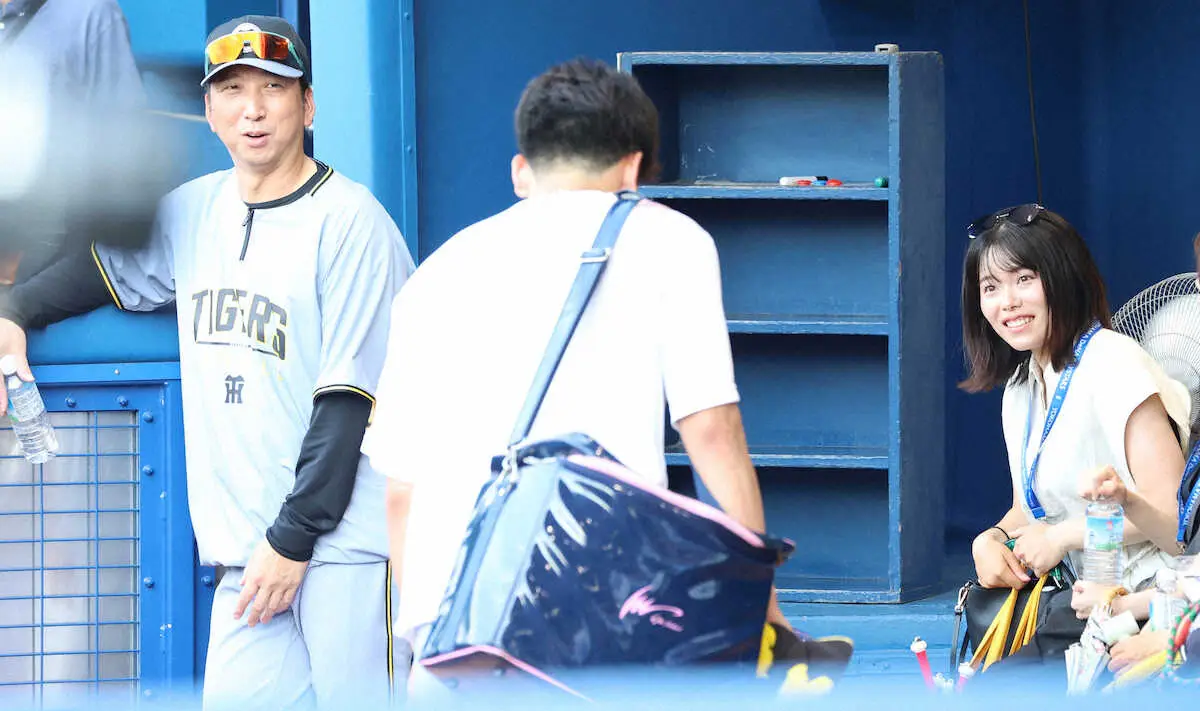 【画像・写真】大の虎党、女子ゴルフ勝みなみが横浜スタジアム来場「今日も勝って勢いをつけて」