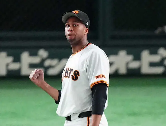 【画像・写真】巨人・マルティネスがベンチ外　3日の阪神戦で打球当たった影響考慮か