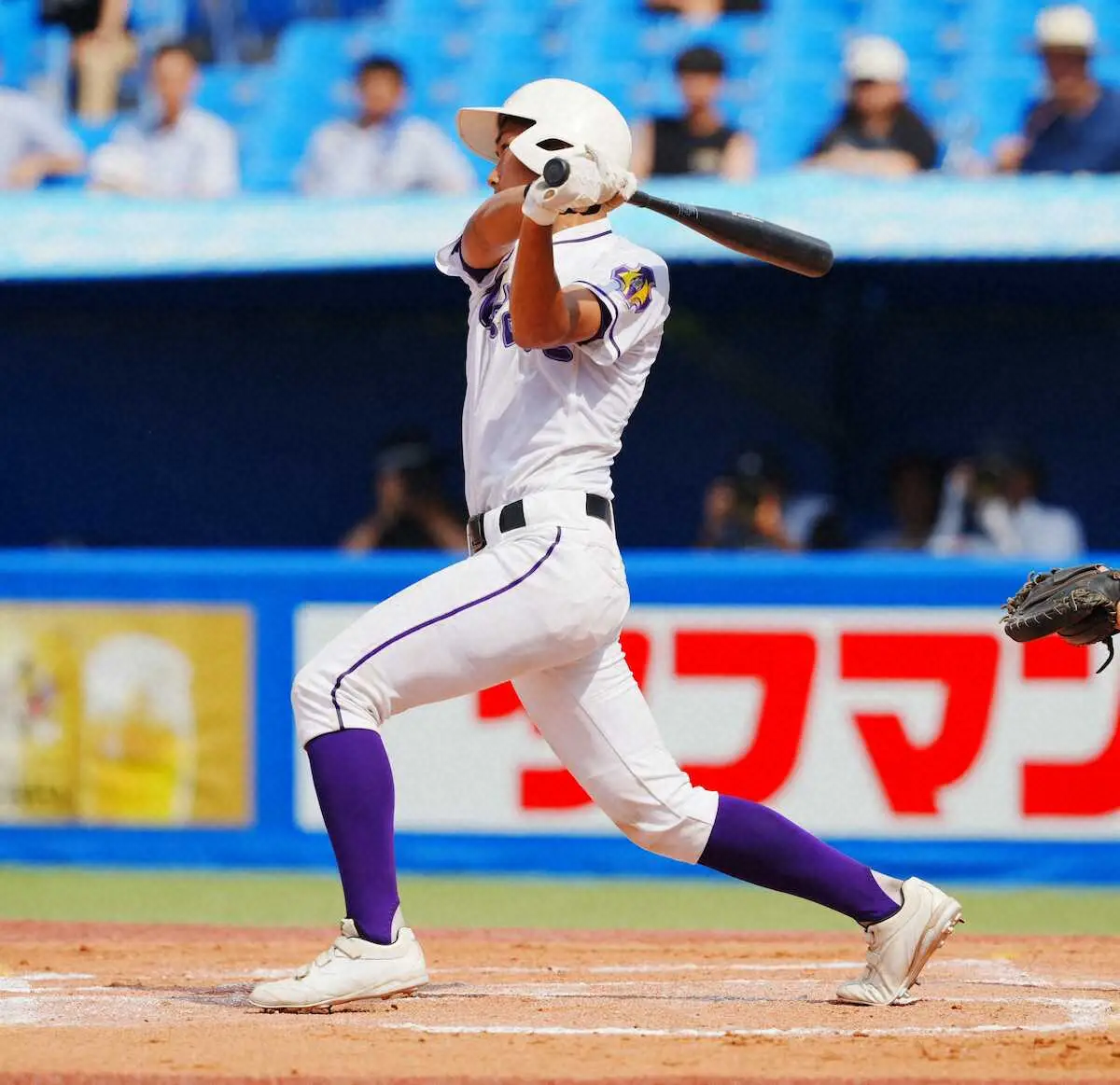 【画像・写真】＜八王子北・五商＞初回、3点適時三塁打を放つ八王子北・宮山（撮影・五島　佑一郎）