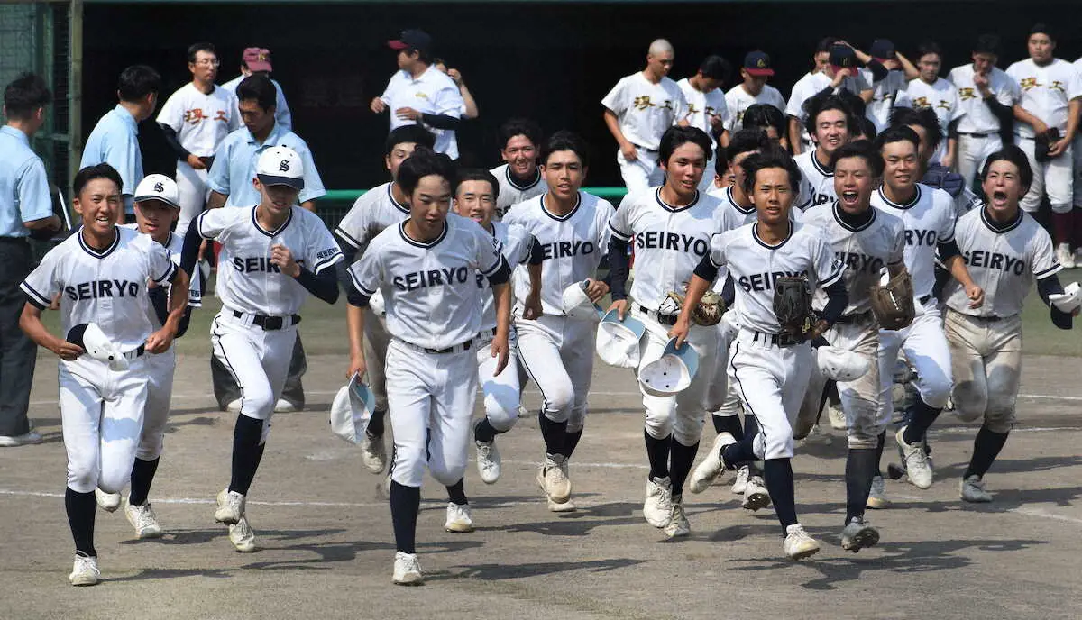 【画像・写真】【高校野球】福岡西陵が開幕戦で4点差を大逆転!!4安打の中村に元阪神の甲斐部長から賛辞