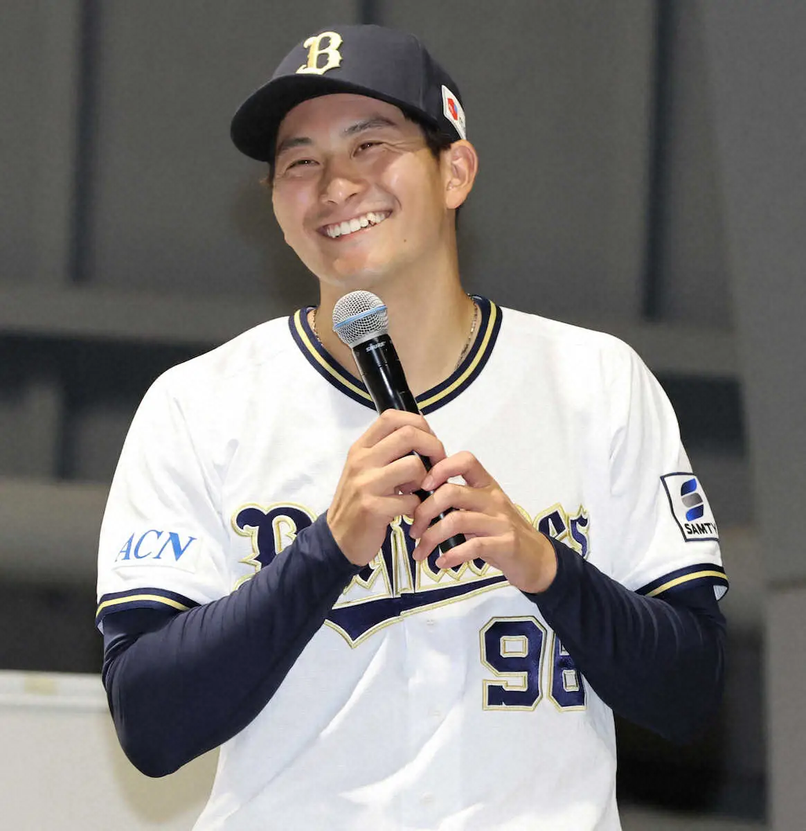 【画像・写真】オリックス・高島　選手トークショーに登場　メガネをかけると変身？「“のび太”と言われた」