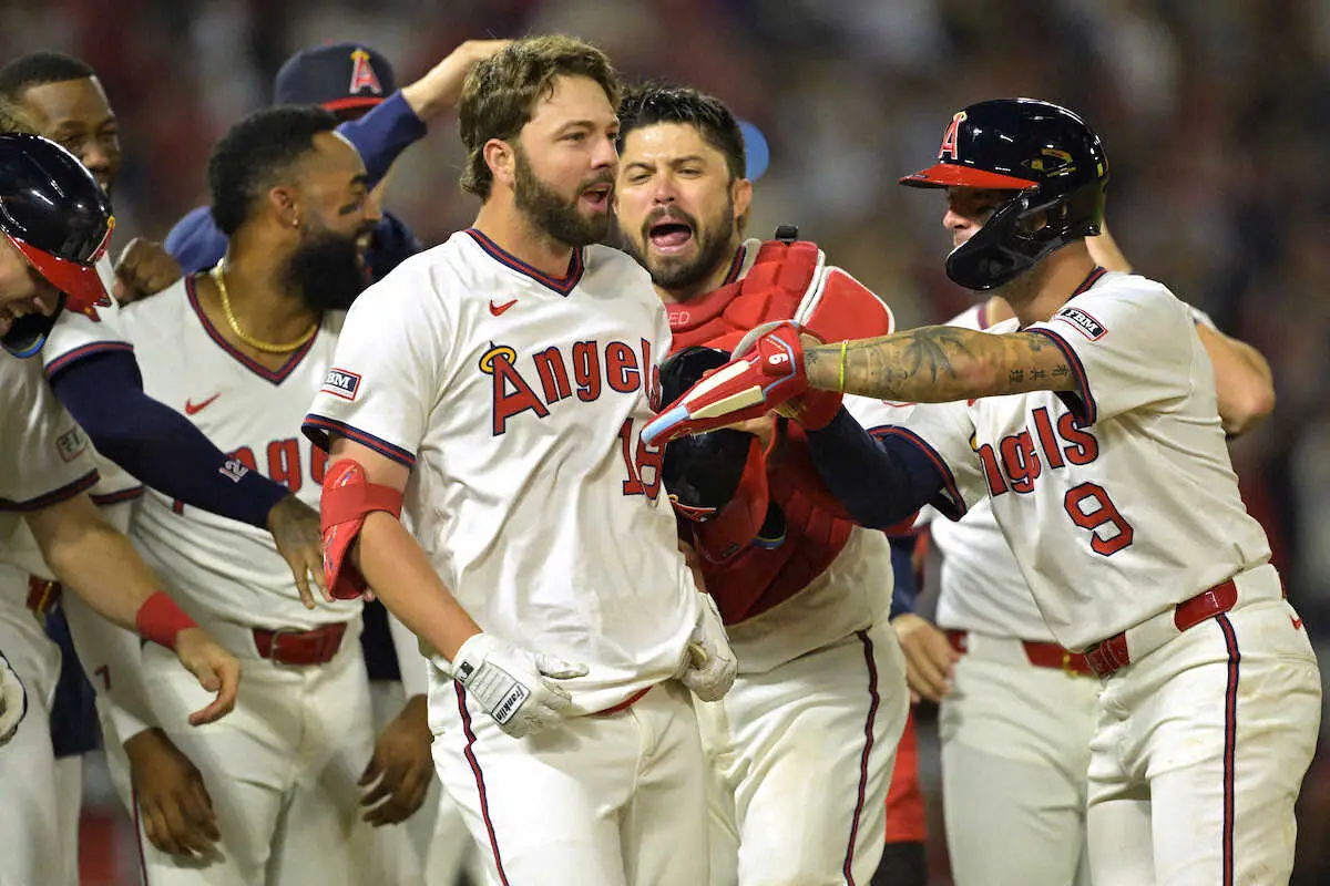 【画像・写真】菊池雄星5回4失点も「打線が助けてくれた」　初回にゴロはじきマウンドで転倒「もったいなかった」