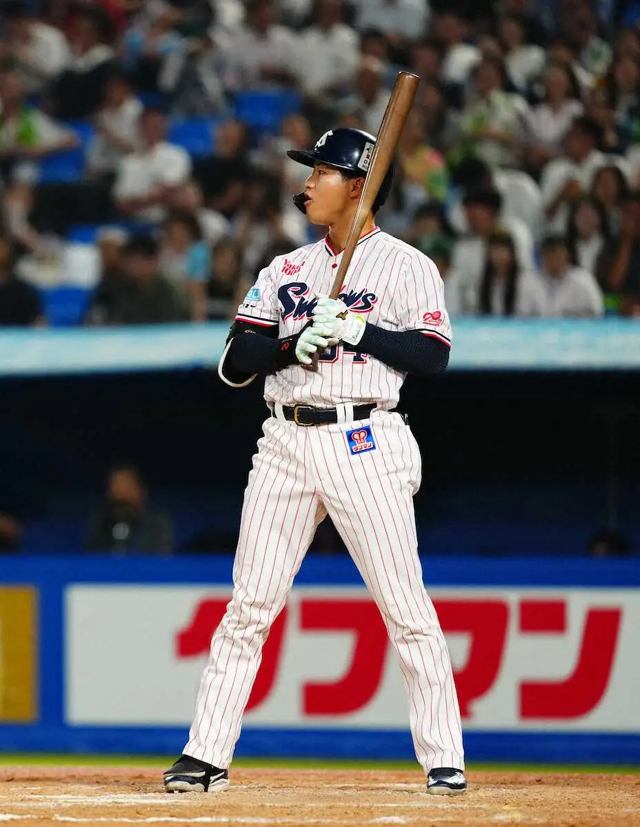 【画像・写真】ヤクルトのドラ4・田中陽翔が1軍デビュー　ウィックの158キロに見逃し三振　「見たことのない球」