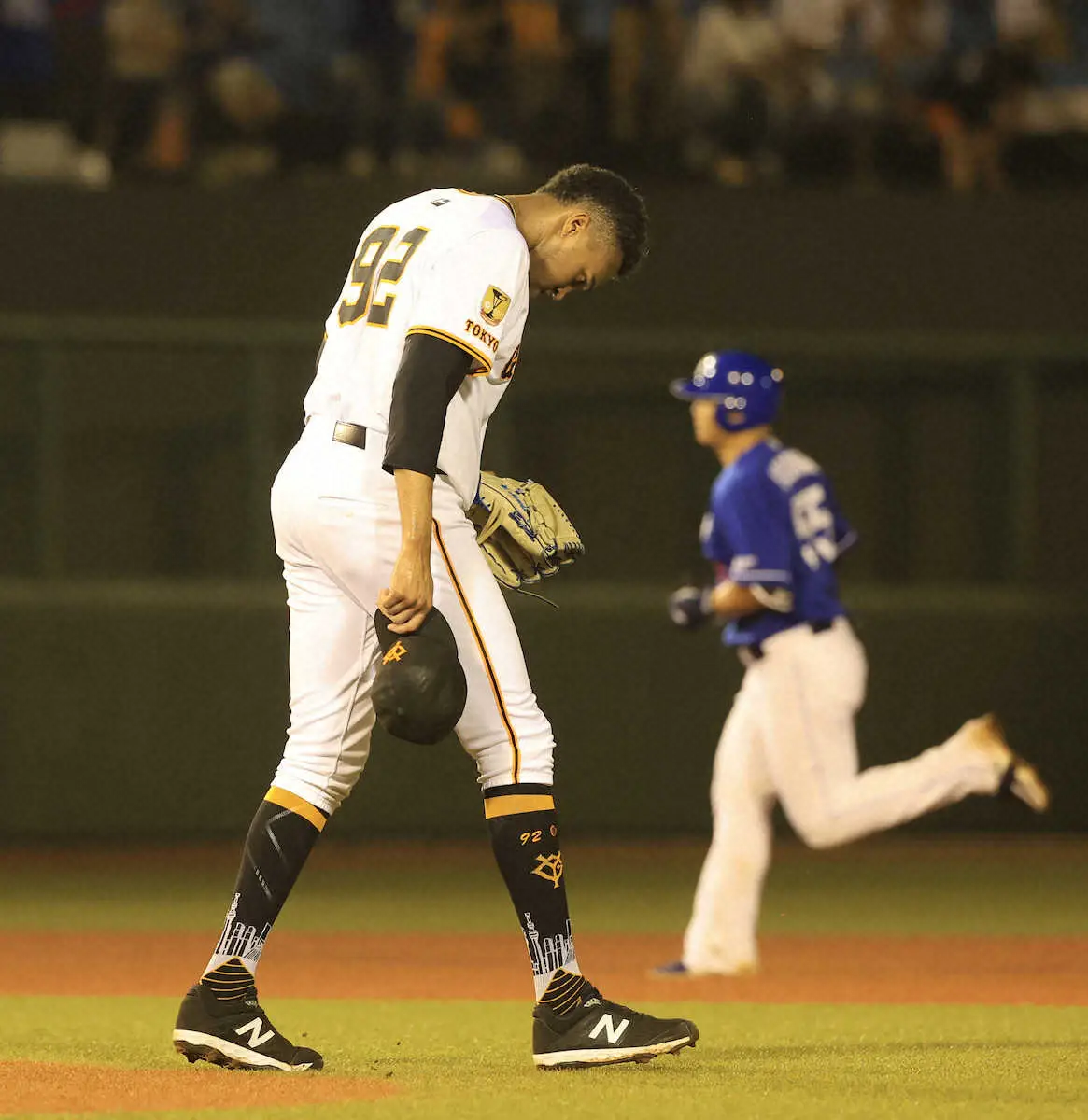 【画像・写真】巨人に魔の9回…マルティネスが逆転3ラン被弾で363日ぶりセーブ失敗　井上の49日ぶり白星吹っ飛ぶ