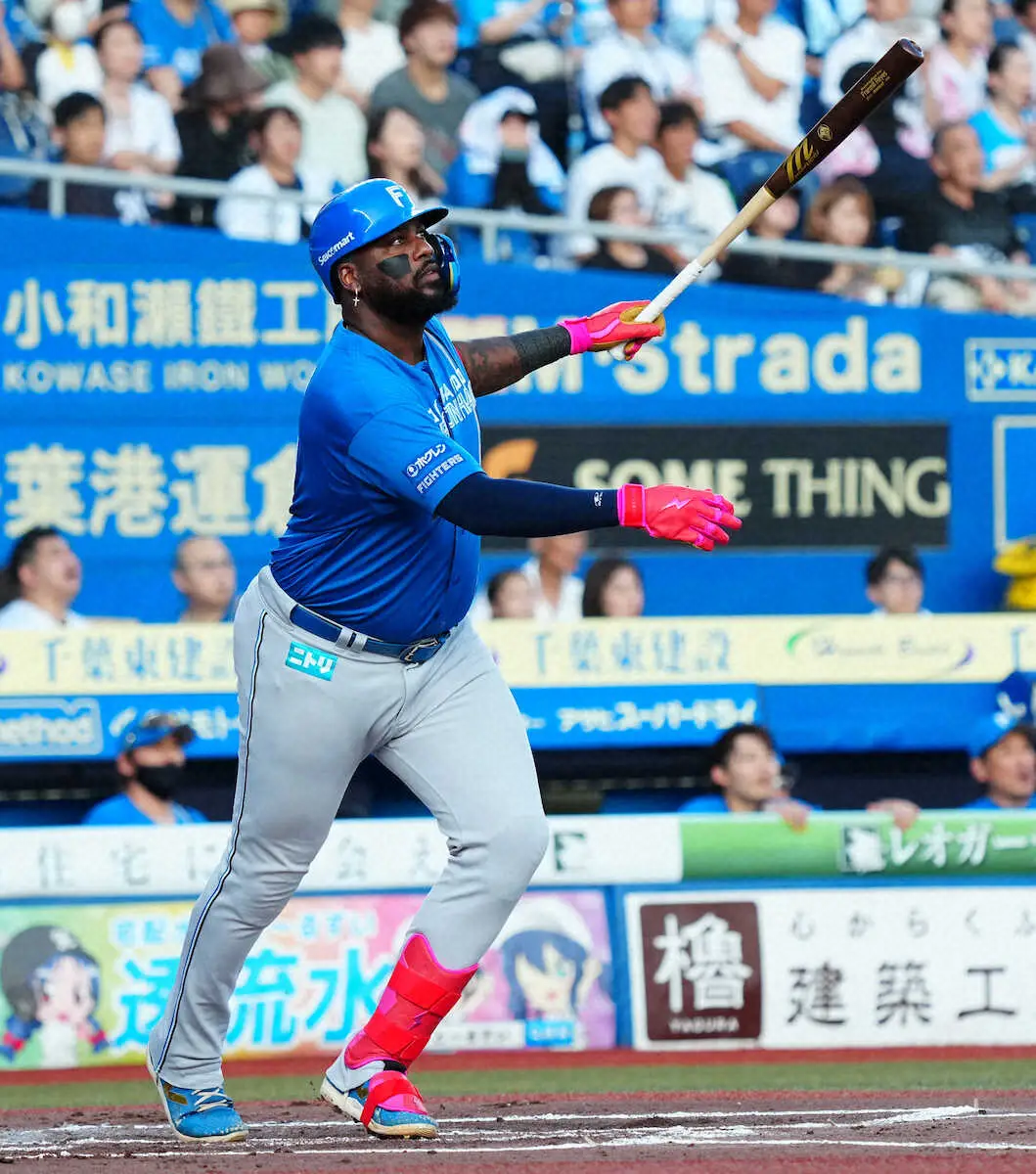 【画像・写真】日本ハム・レイエス　球団4人目初回4番満弾　キング独走17号　17安打13得点5連勝火付け役